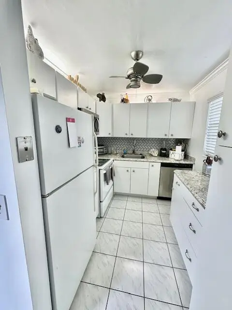 Kitchen at 14 Fanshaw A, Boca Raton