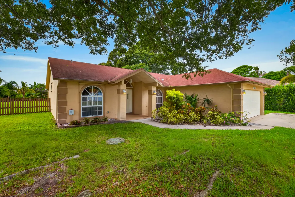 03_Frontview at 1957 SE DRANSON Circle, Port St. Lucie