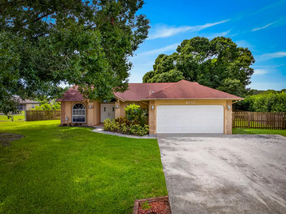 02_Frontview at 1957 SE DRANSON Circle, Port St. Lucie