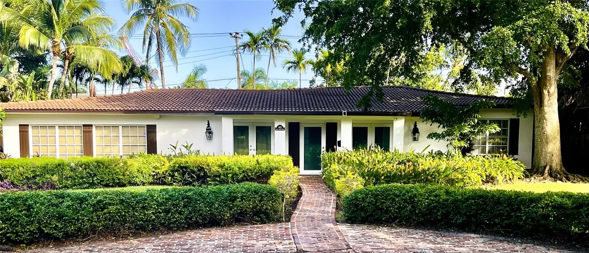 Photo 1 at 1612 E Lake Drive, Fort Lauderdale