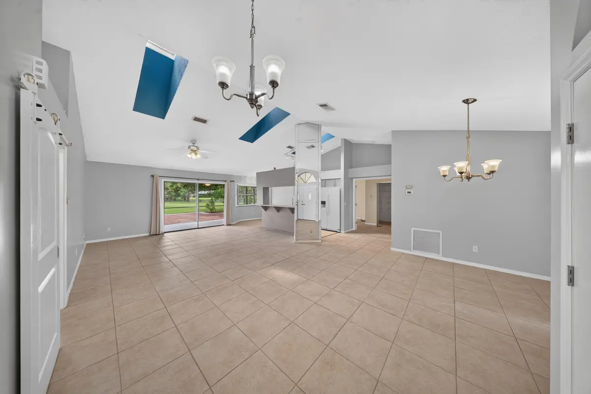 06_Entryview at 1957 SE DRANSON Circle, Port St. Lucie