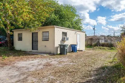 2516 Ave L Unit b, Fort Pierce – Single Family Residence for sale