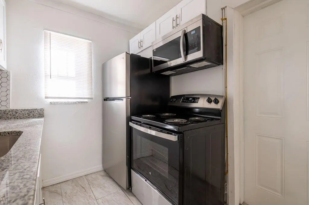 tfjG55mQ at 2516 Ave L Unit b, Fort Pierce