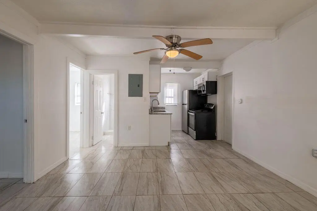 -zxkFRiw at 2516 Ave L Unit b, Fort Pierce