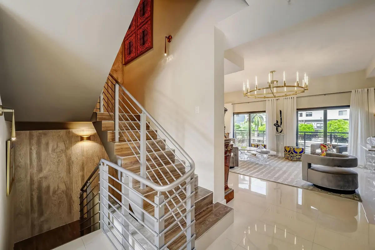 Photo 4 at 173 SE 1st Circle, Pompano Beach