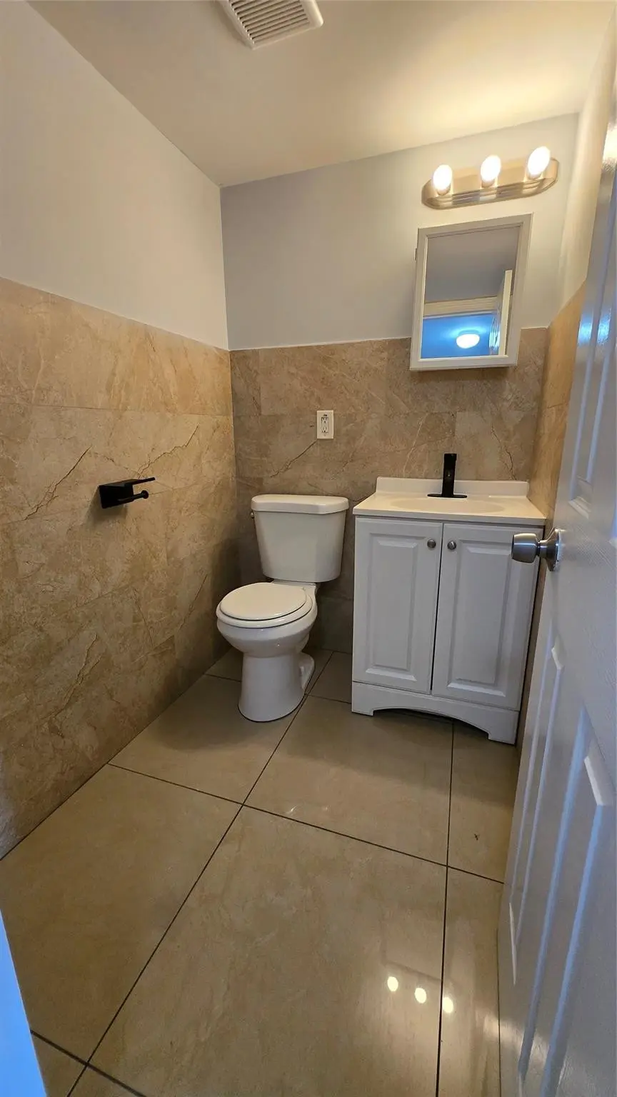 Photo 8 at 15201 NE 6TH Avenue C307, Miami