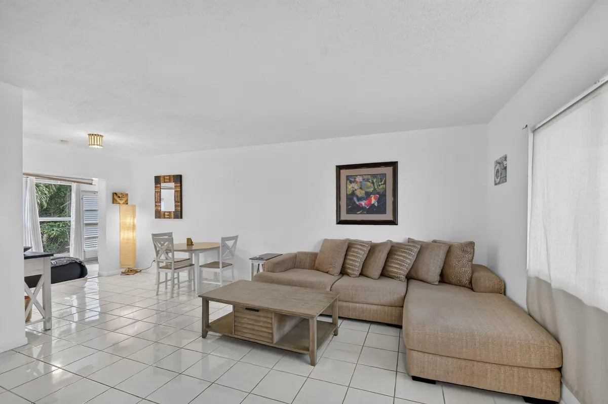 6-web-or-mls-DSC_0495 at 658 NE 6TH Court E, Boynton Beach