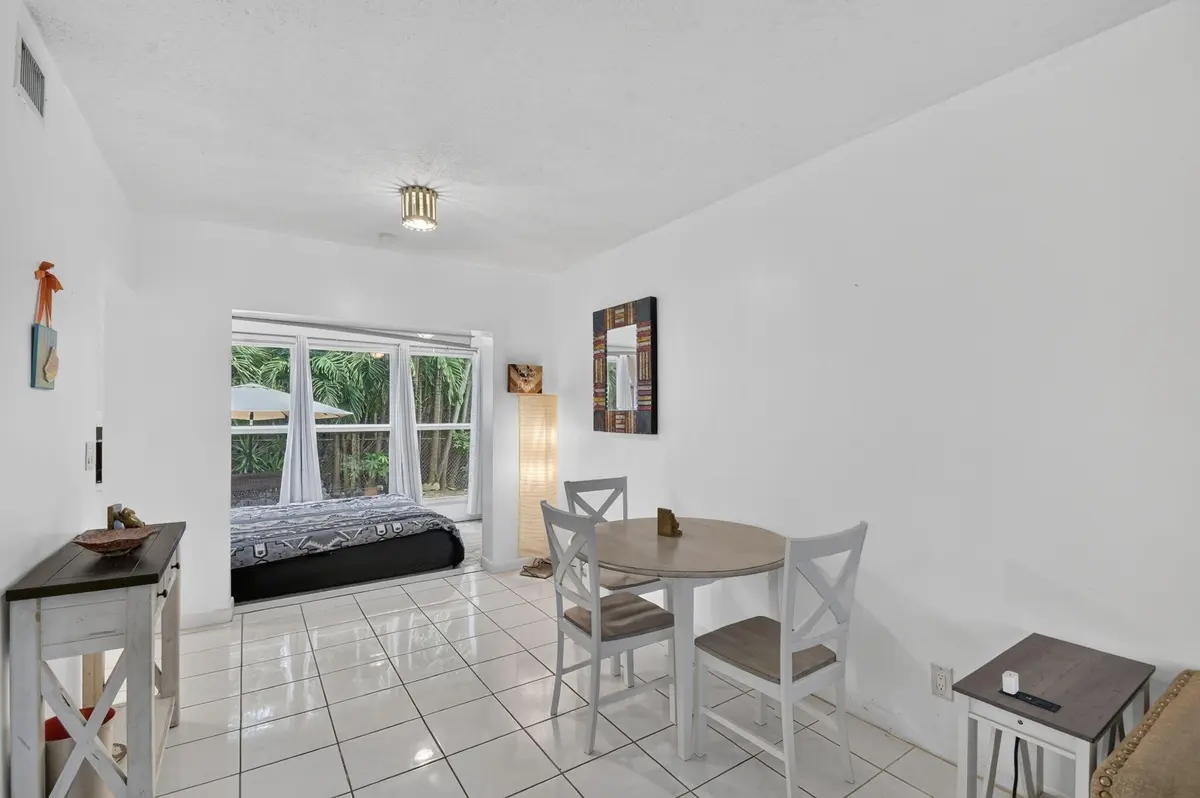10-web-or-mls-DSC_0515 at 658 NE 6TH Court E, Boynton Beach