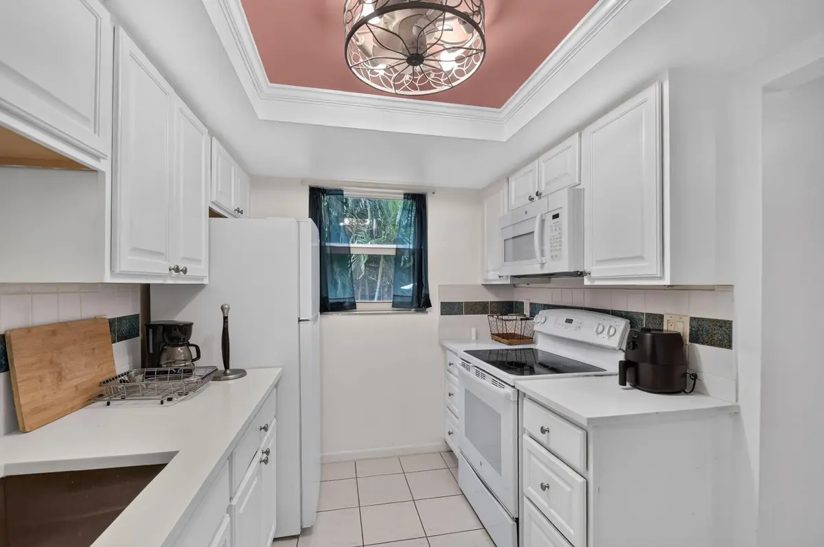 15-web-or-mls-DSC_0539 at 658 NE 6TH Court E, Boynton Beach