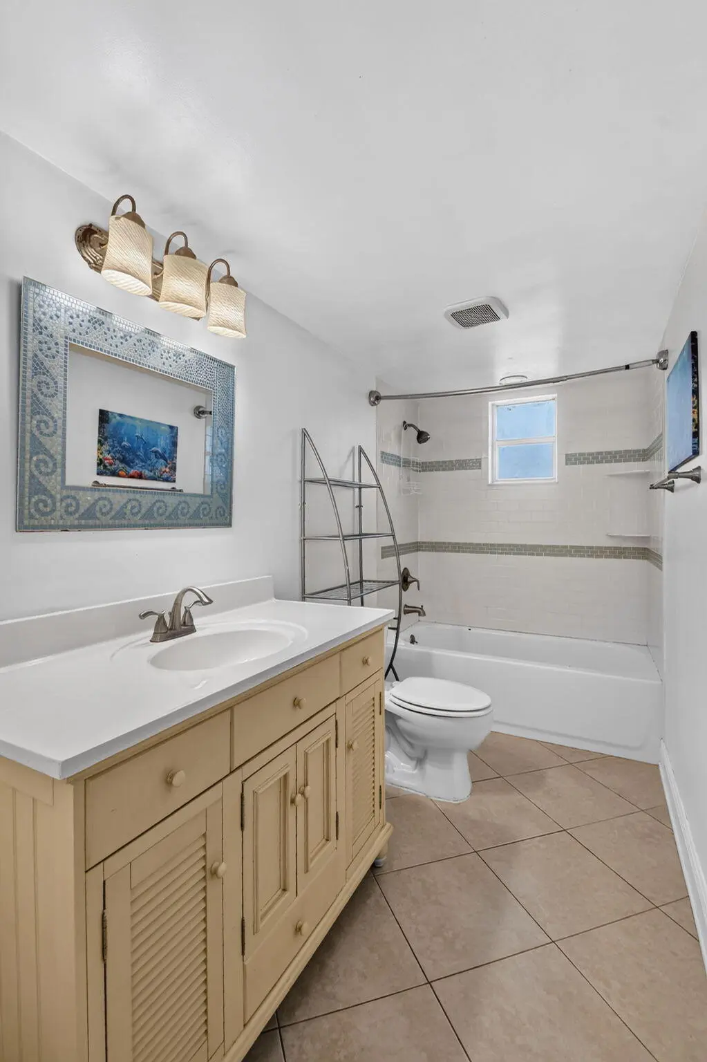 26-web-or-mls-DSC_0599 at 658 NE 6TH Court E, Boynton Beach