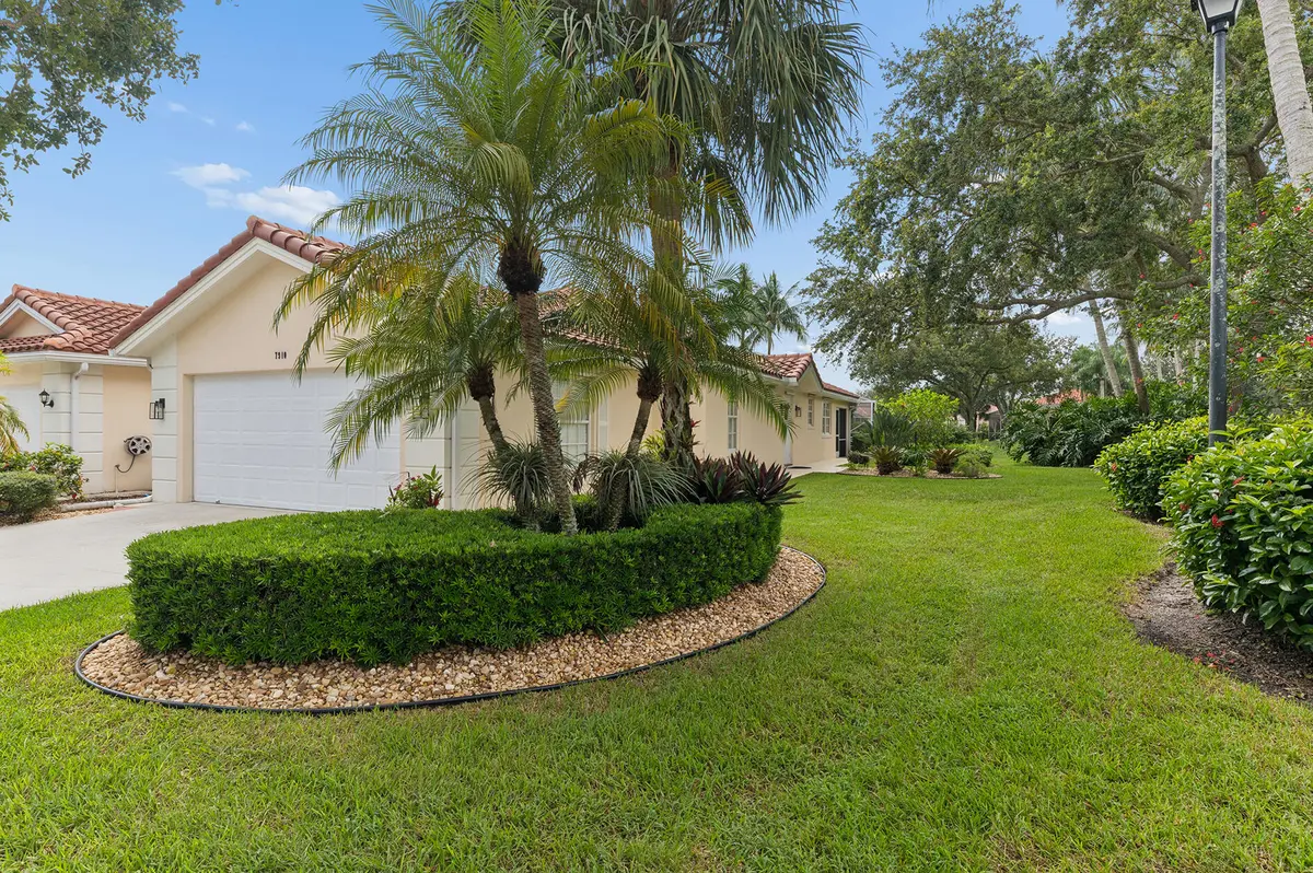 7910 Pine Island Way, West Palm Beach, FL – photo 2