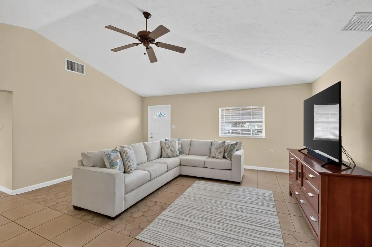 Living room at 603 N Broadway, Lantana