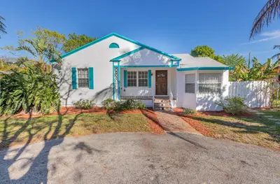 823 SE 3rd Avenue, Delray Beach – Single Family Residence for rent