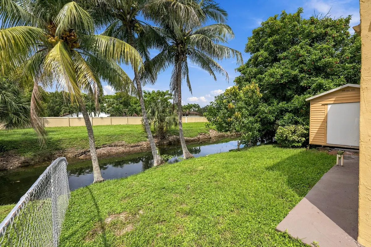 48_dsc_5573 at 4106 RIVERSIDE Drive #1 - #2, Coral Springs