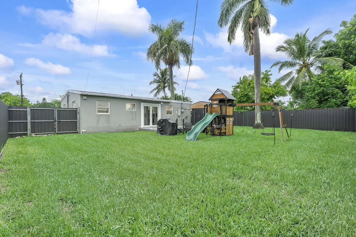 23-web-or-mls-DSC07293 at 6337 NW 24TH Court, Margate