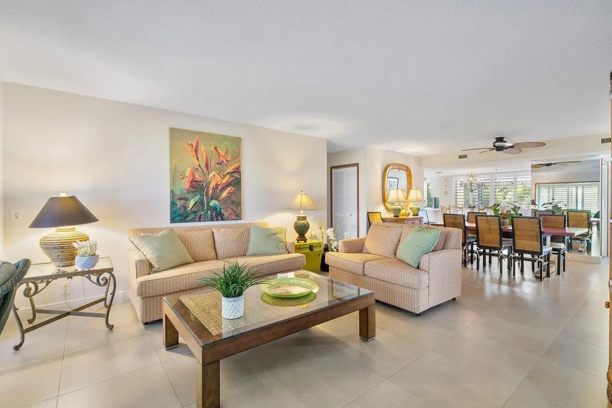 Interior living area at 3677 Quail Ridge Drive Bobwhite B, Boynton Beach