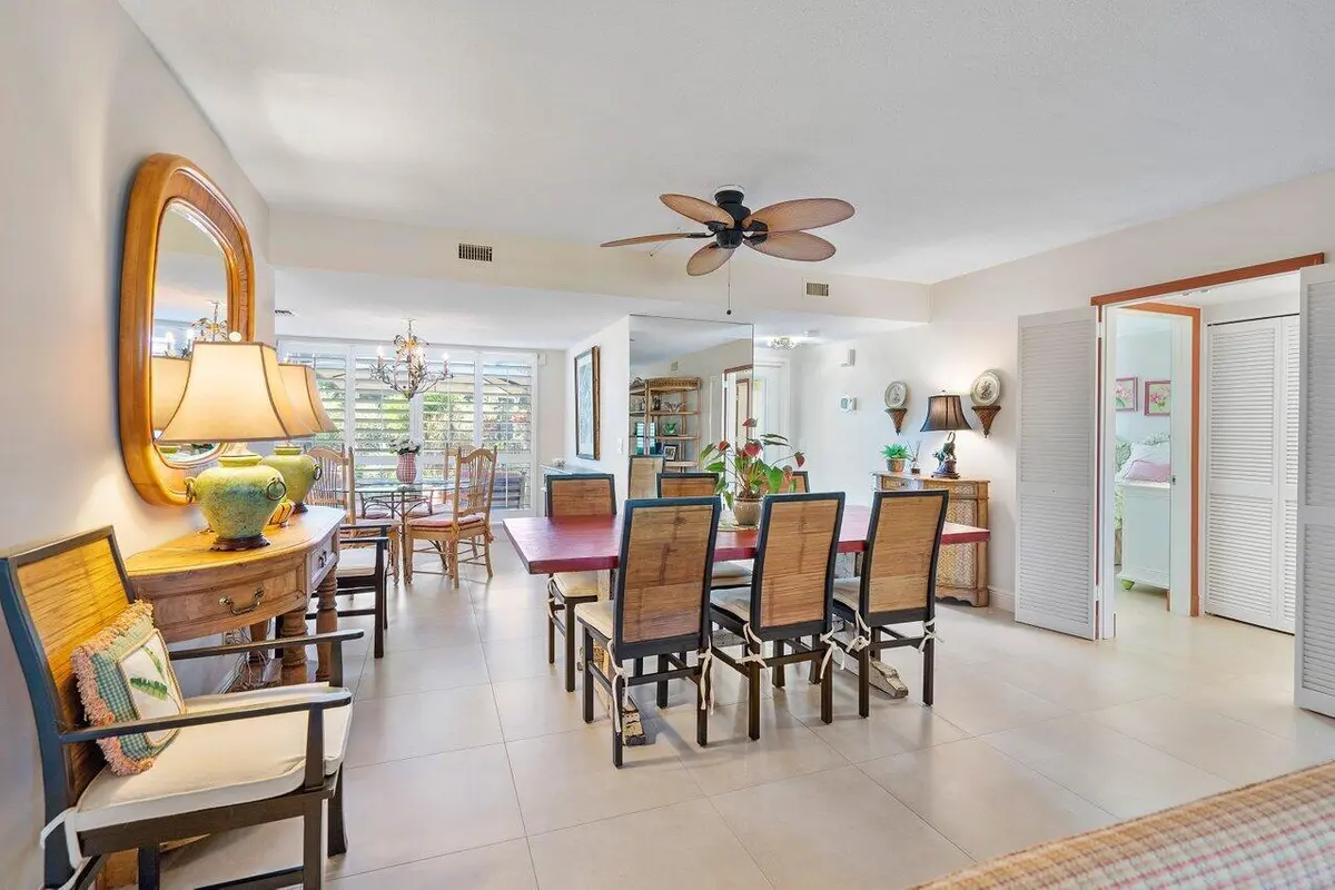 Interior living area at 3677 Quail Ridge Drive Bobwhite B, Boynton Beach