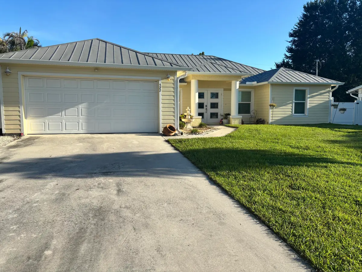 IMG_5768 at 527 NW Avon Avenue, Port St. Lucie