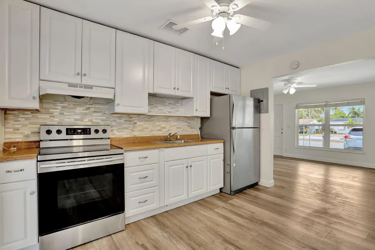 Photo 7 at 5500 N ANDREWS Avenue, Oakland Park