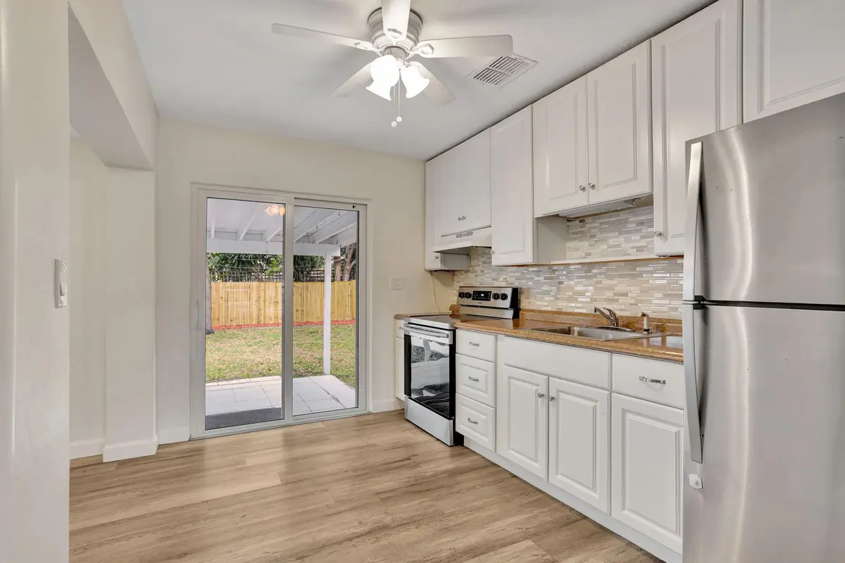 Photo 8 at 5500 N ANDREWS Avenue, Oakland Park