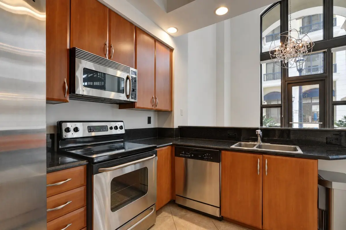 full kitchen at 801 S Olive Avenue 118, West Palm Beach
