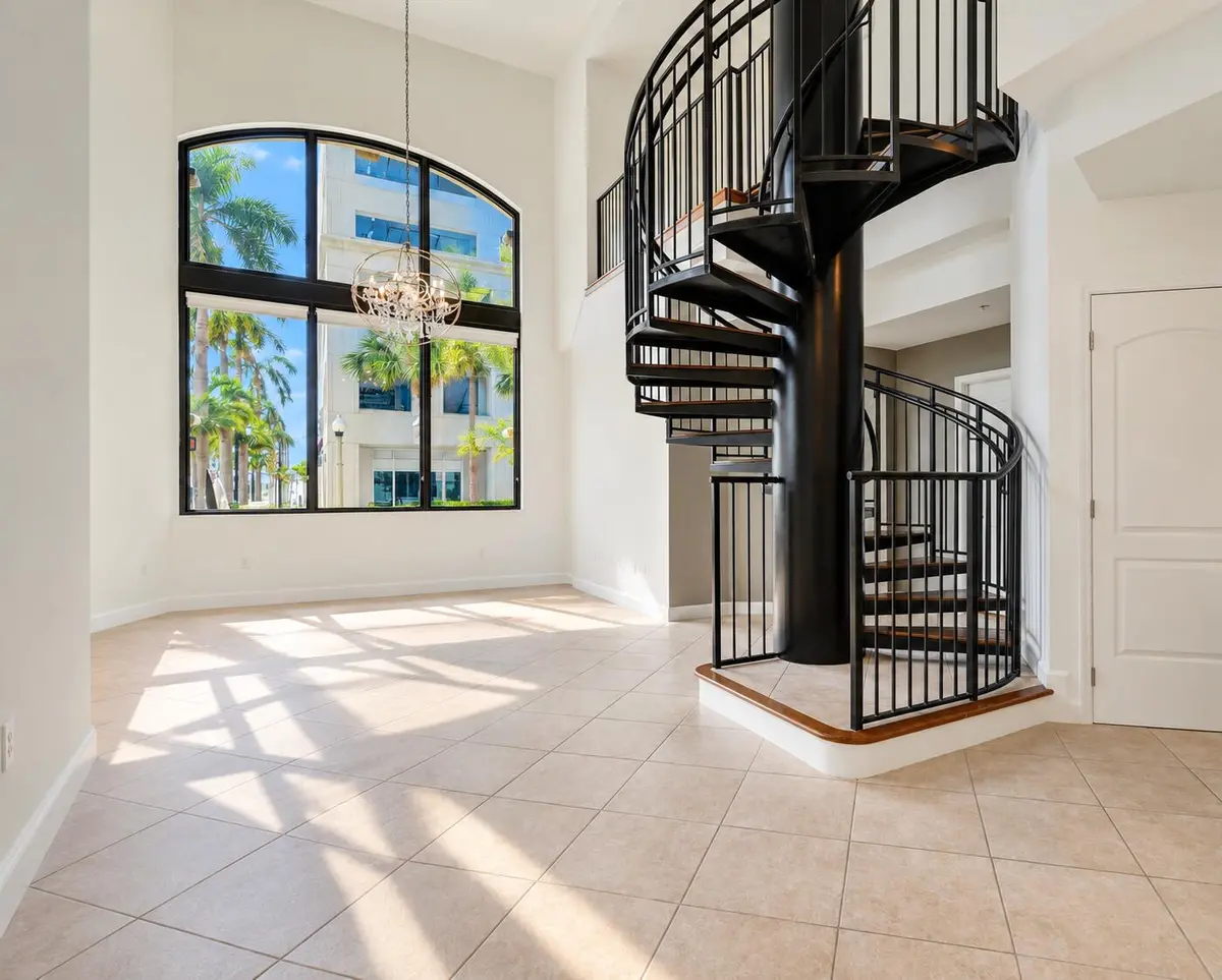 work or live area at 801 S Olive Avenue 118, West Palm Beach