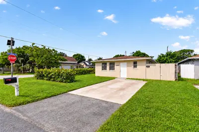 603 N Broadway, Lantana – Single Family Residence for sale