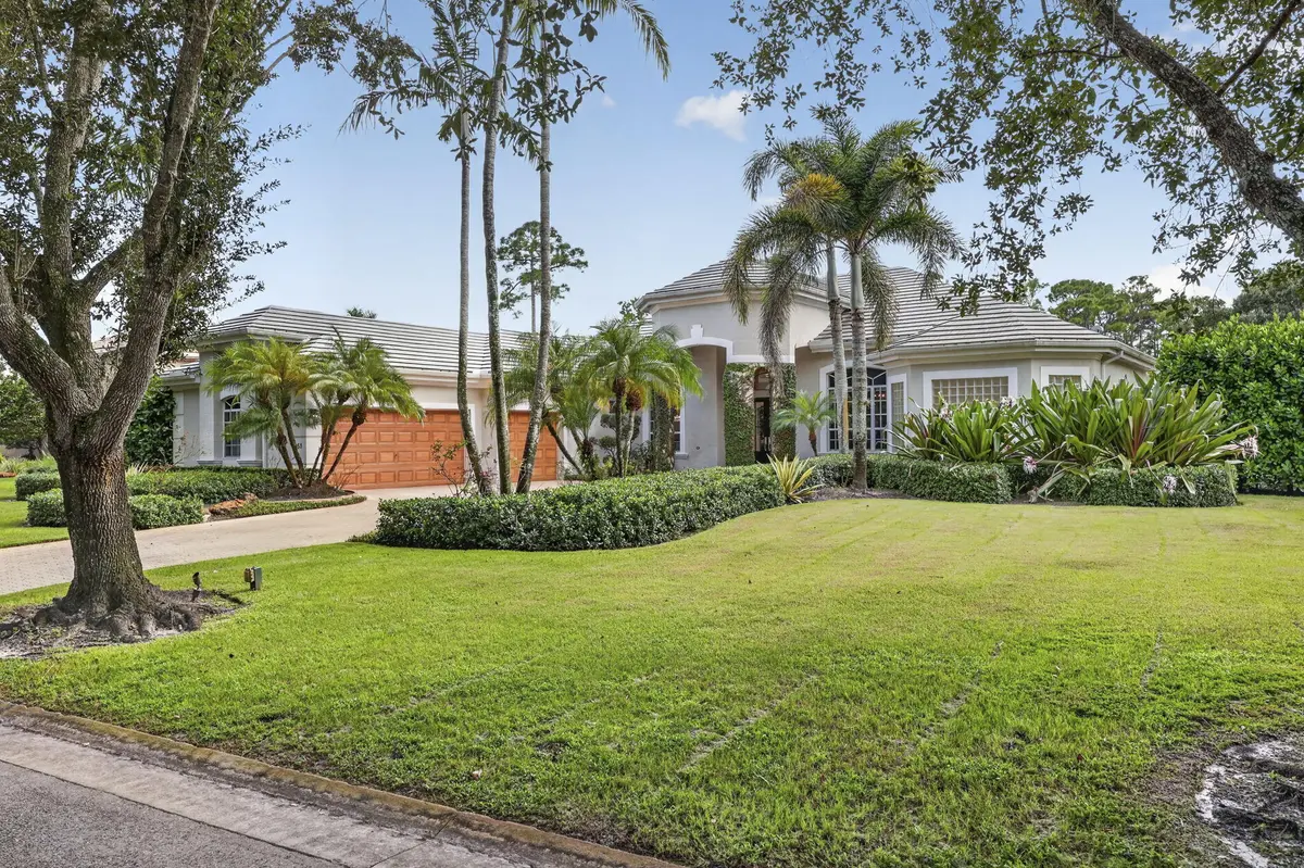 photo-05 at 851 FOREST GLEN Lane, Wellington