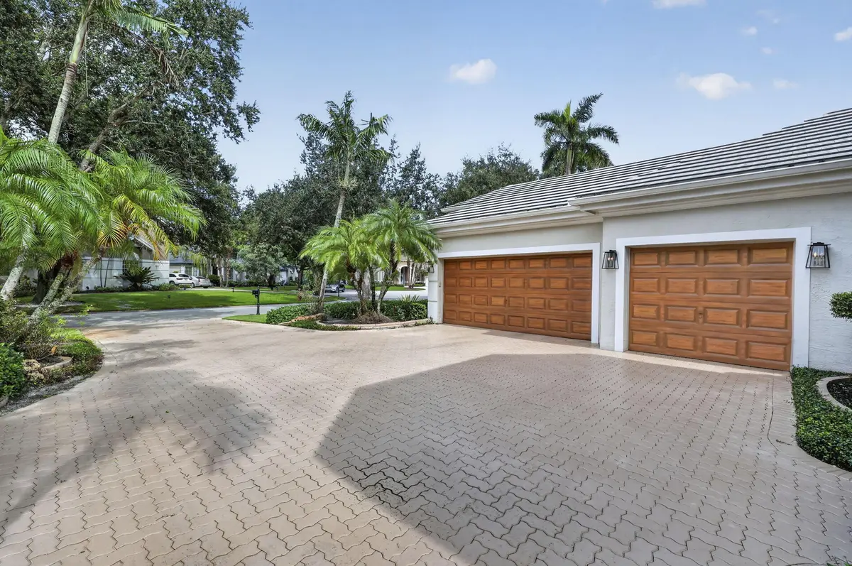 photo-08 at 851 FOREST GLEN Lane, Wellington