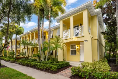 3207 E Community Drive, Jupiter – Townhouse for sale