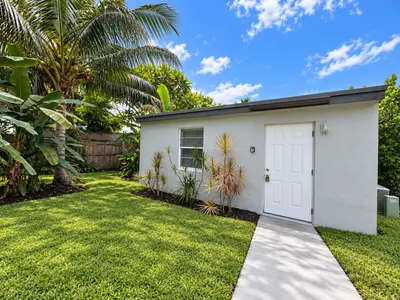 32 Lake Osborne Drive #9, Lake Worth Beach – Apartment for rent