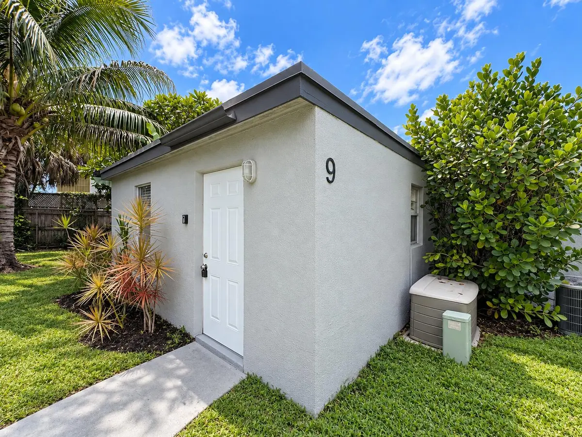 32 Lake Osborne Drive #9, Lake Worth Beach, FL – photo 8