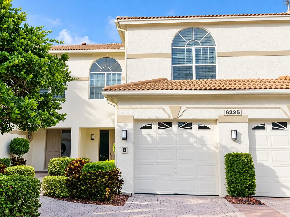6325 Graycliff Drive B 2 at 6325 GRAYCLIFF Drive B, Boca Raton