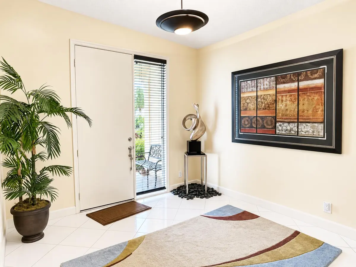6325 Graycliff Drive B 5 at 6325 GRAYCLIFF Drive B, Boca Raton