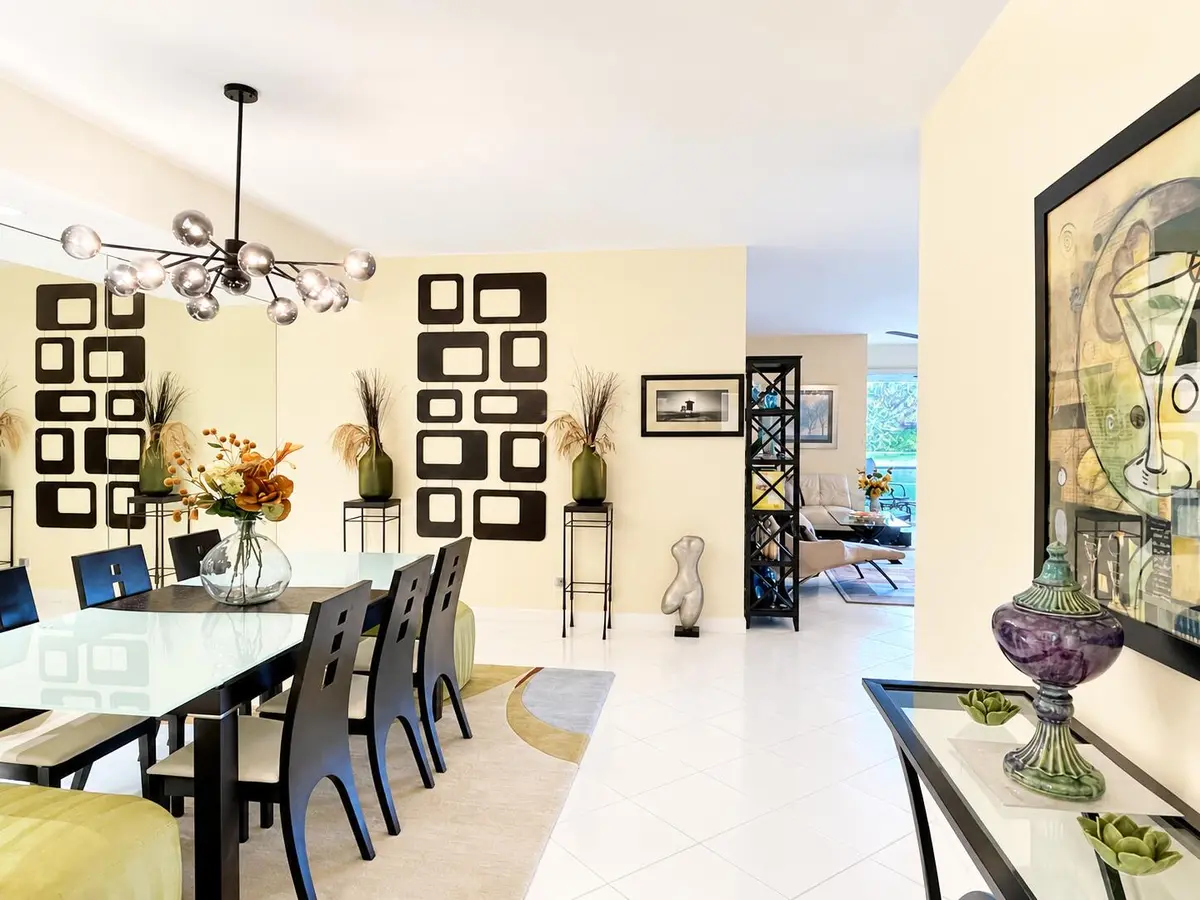 6325 Graycliff Drive B 6 at 6325 GRAYCLIFF Drive B, Boca Raton