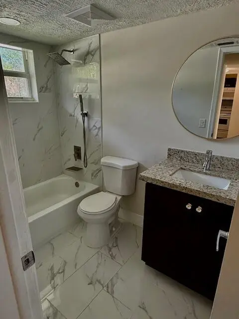 Marlboro bath at 4165 SW 67TH Avenue 104B, Davie