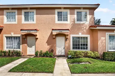 9766 Kamena Circle, Boynton Beach – Townhouse for rent