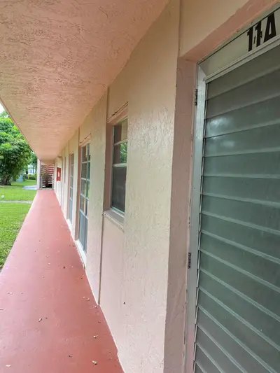 11 GOLFS EDGE A, West Palm Beach – Condominium for sale