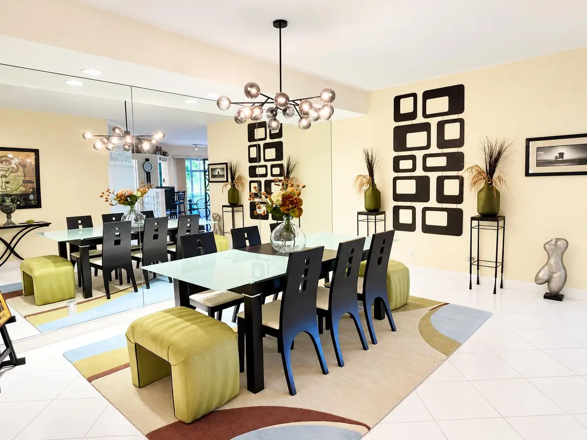 6325 Graycliff Drive B 4 at 6325 GRAYCLIFF Drive B, Boca Raton