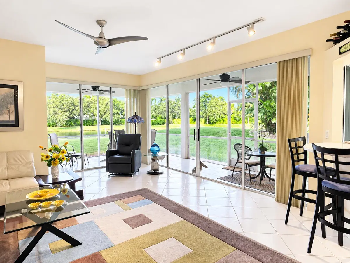 6325 Graycliff Drive B 8 at 6325 GRAYCLIFF Drive B, Boca Raton