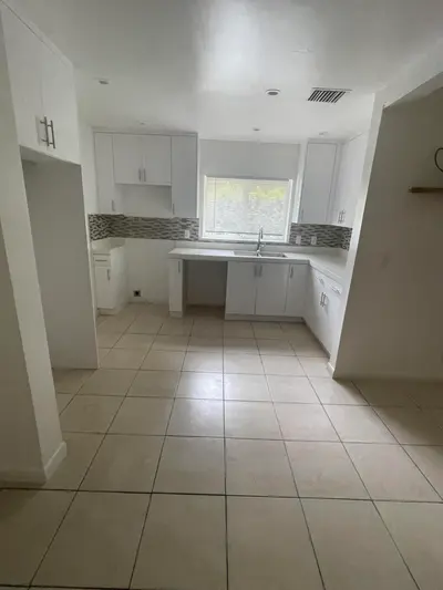 2410 GARFIELD Street, Hollywood – Single Family Residence for rent