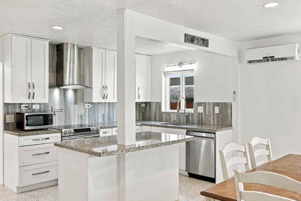 9-web-or-mls-_DSC1240 at 245 SW 5TH Street, Dania Beach