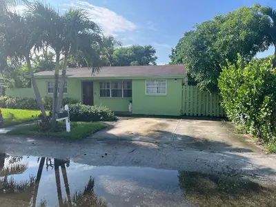 1306 DATE PALM Drive, Lantana – Single Family Residence for sale