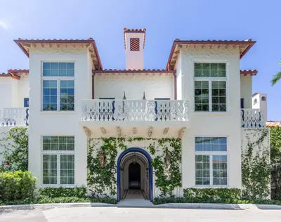 236 Phipps Plaza 202, Palm Beach – Condominium for sale
