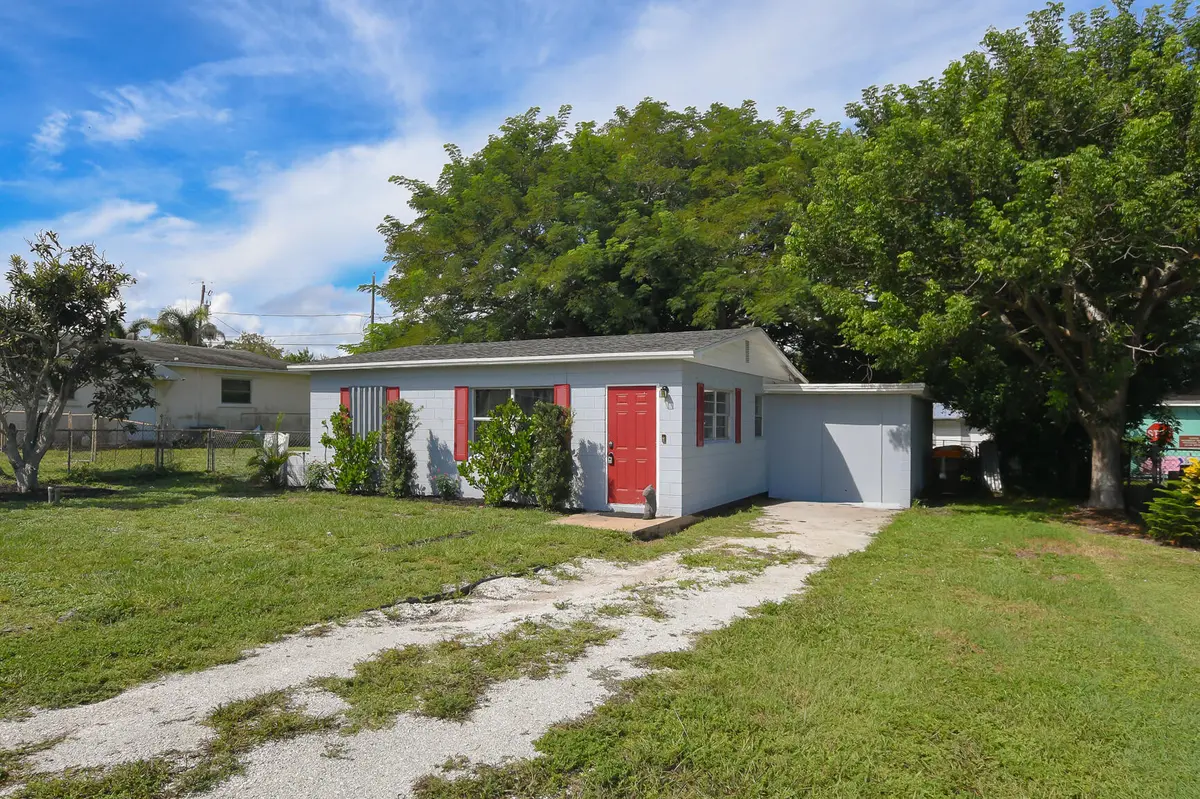 LR-7364 at 2405 3RD Avenue, Vero Beach