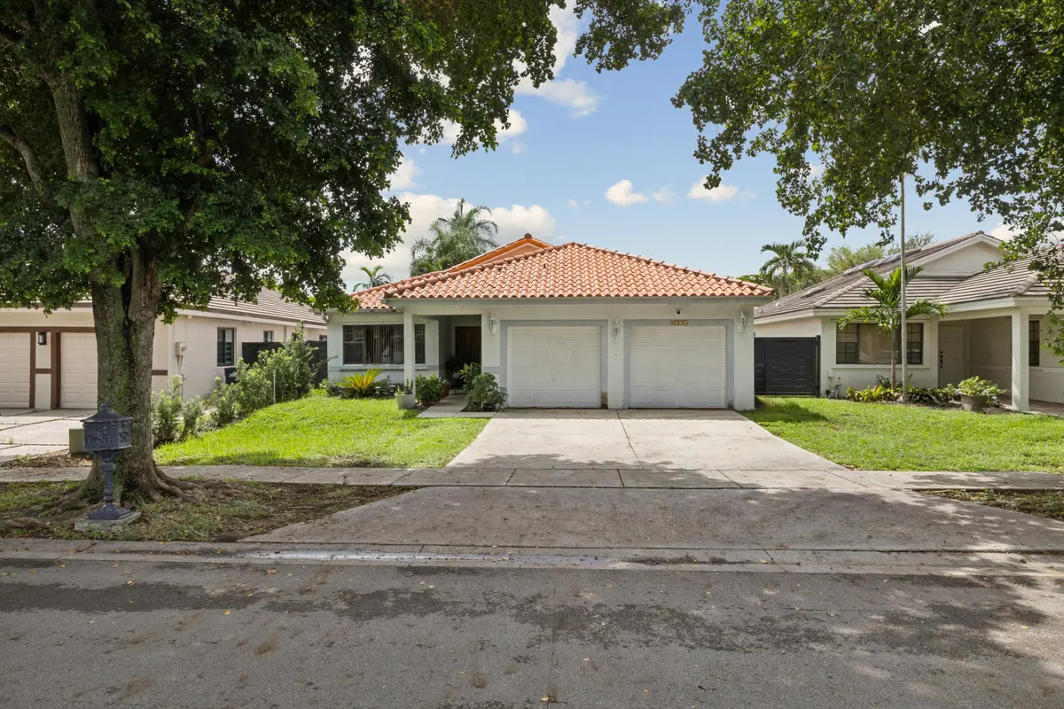 photos_high_resolution_8378_NW_150th_Ter at 8738 NW 150th Terrace, Miami Lakes