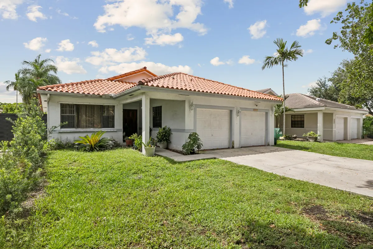 photos_high_resolution_8378_NW_150th_Ter at 8738 NW 150th Terrace, Miami Lakes