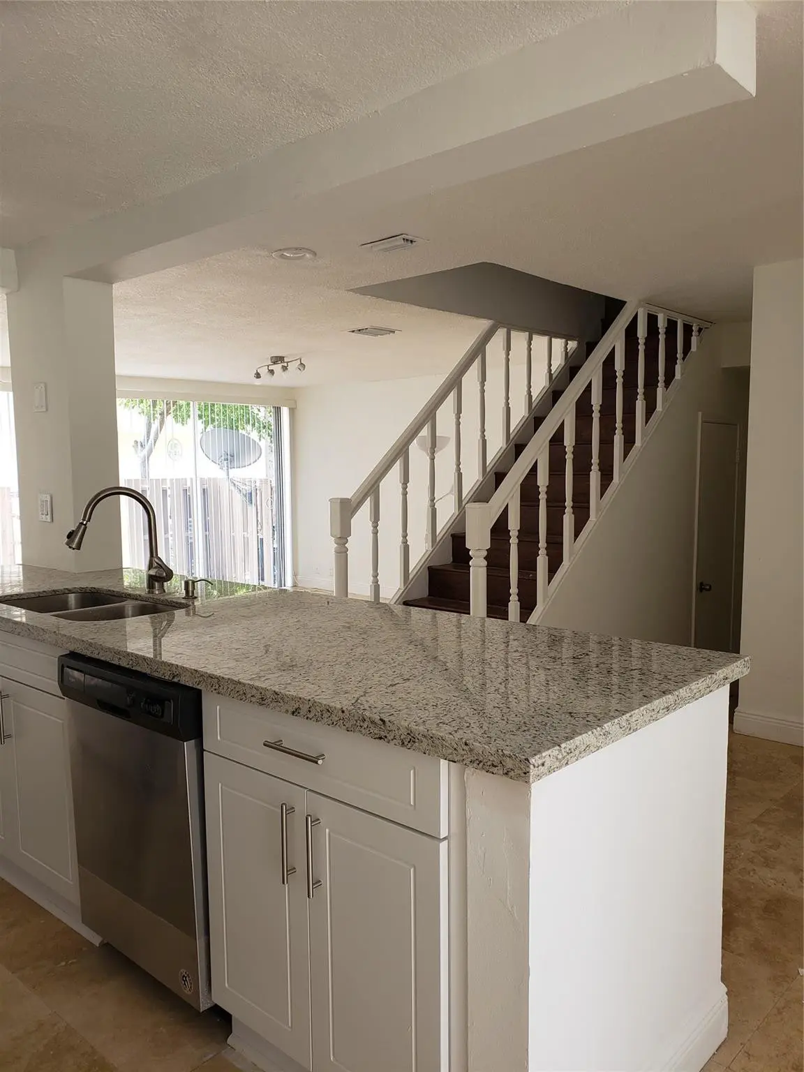Photo 4 at 851 NW 81ST Terrace 8, Plantation