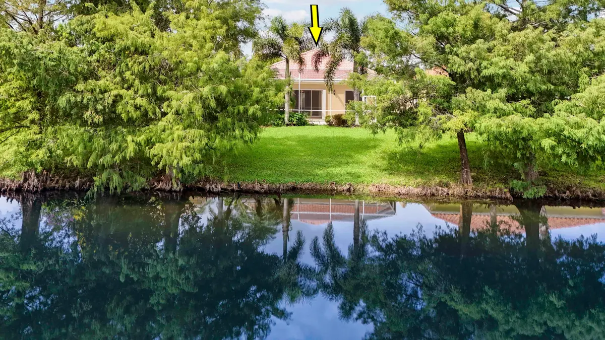 Lakefront at 4718 Dovehill Drive, Palm Beach Gardens