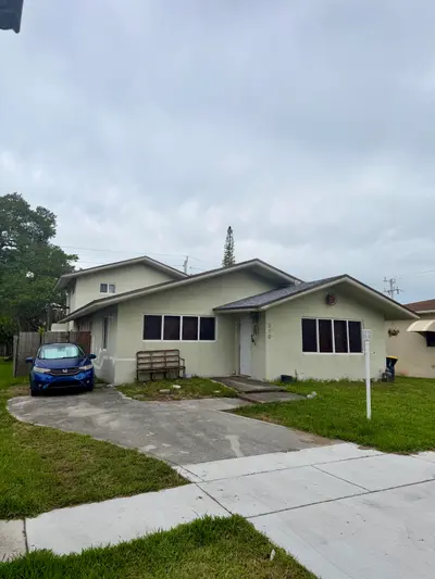 210 SE 5TH Street, Dania Beach – Duplex for sale